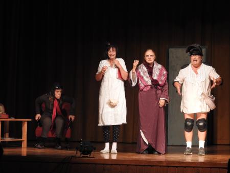 Gledališka predstava Babji parlament 7